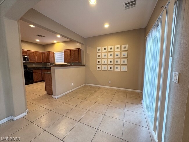 Building Photo - 5014 Golden Antelope Way