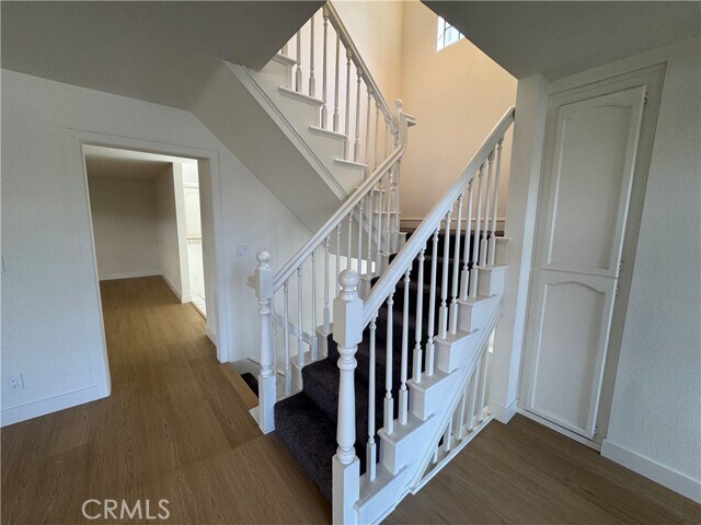 Building Photo - 526 S Catalina Ave