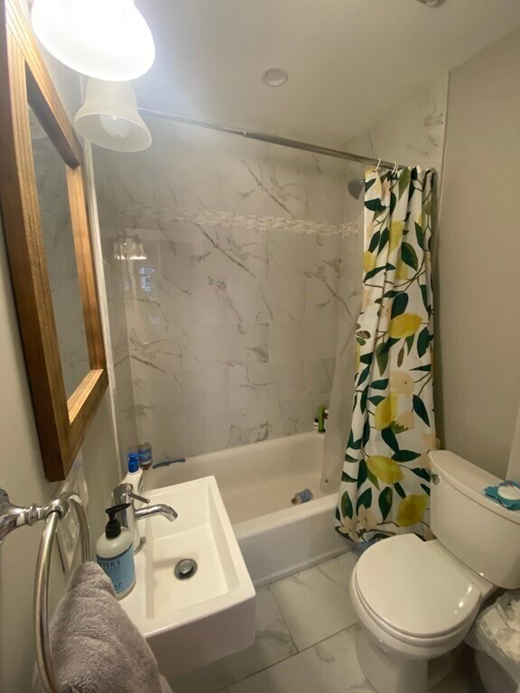 Building Photo - 422 Hanover St