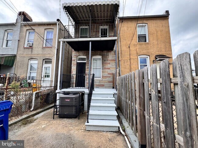 Building Photo - 1735 N Smallwood St