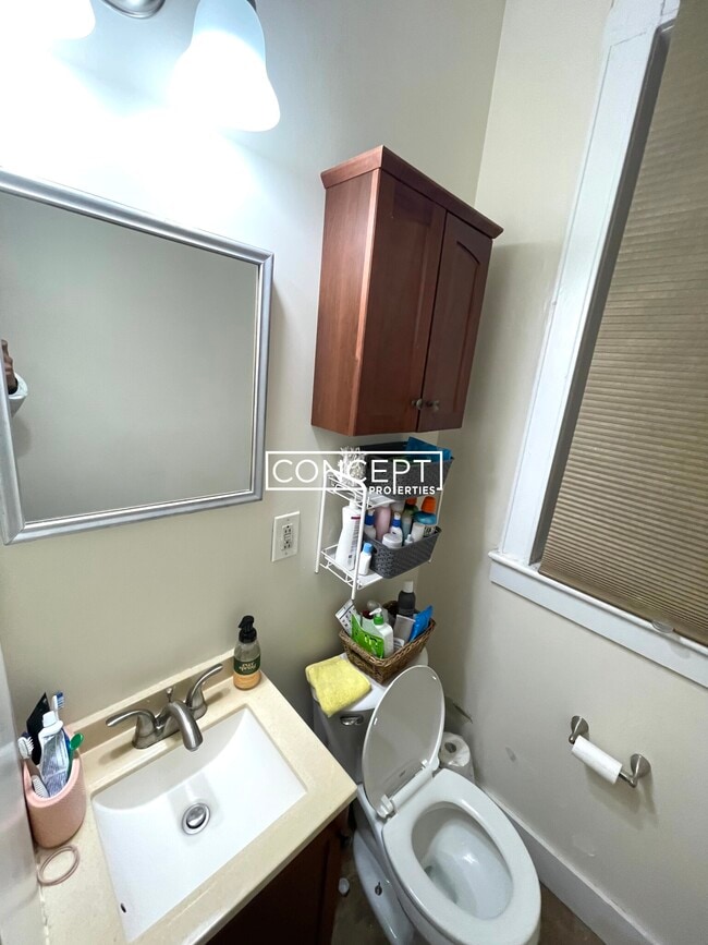 Building Photo - 17 Aberdeen St