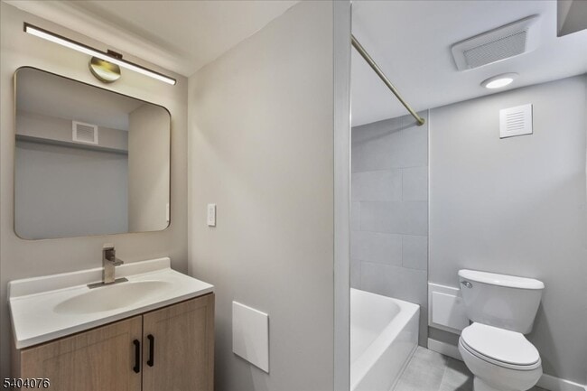 Building Photo - 143 Johnston Ave