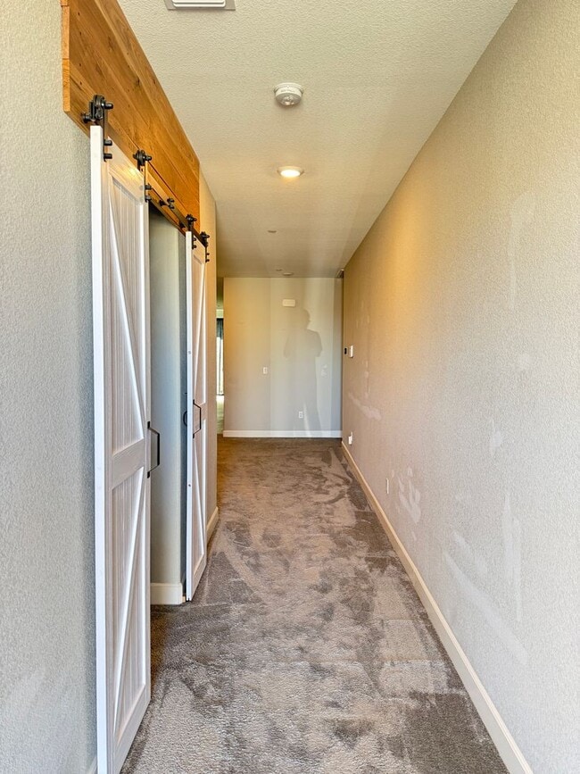 Building Photo - 2925 Walker Way