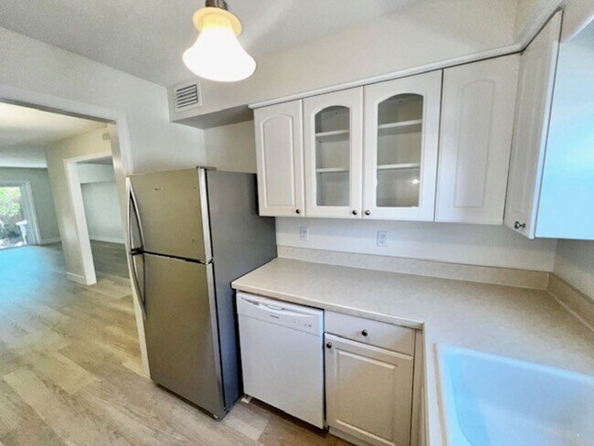 Building Photo - 2X2.5 -MOVE IN NOW! NEW LVP FLOORING ON 1ST FLOOR! NEW CARPET ON 2ND FLOOR! WATER VIEWS! CALL TOD...