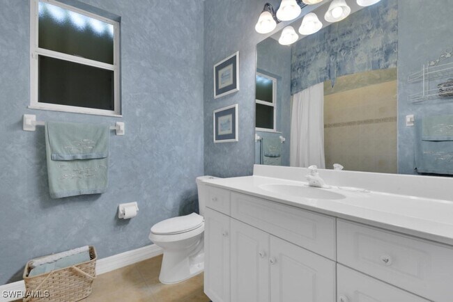 Building Photo - 3335 SW 25th Ct