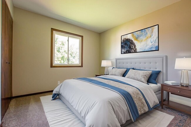 Building Photo - 3 Bedroom / 1.5 Bath with Fenced Backyard ...