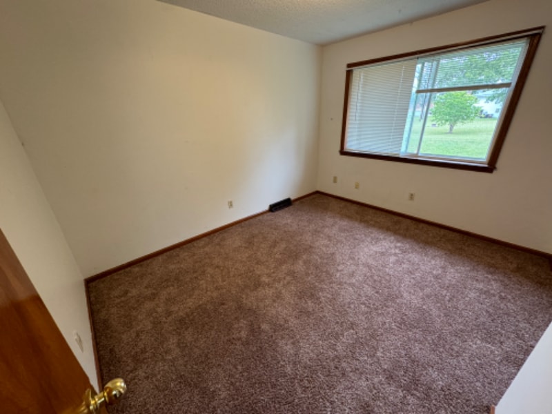 Building Photo - 840 Parkview Ct