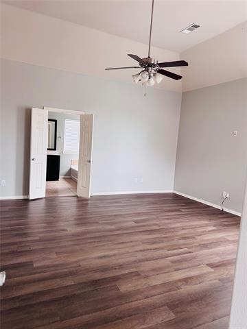 Building Photo - 504 Hummingbird Dr