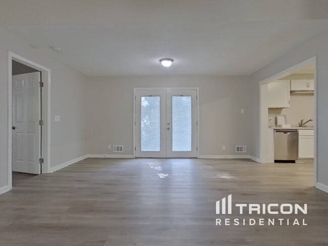 Building Photo - 228 Seton Hall Dr