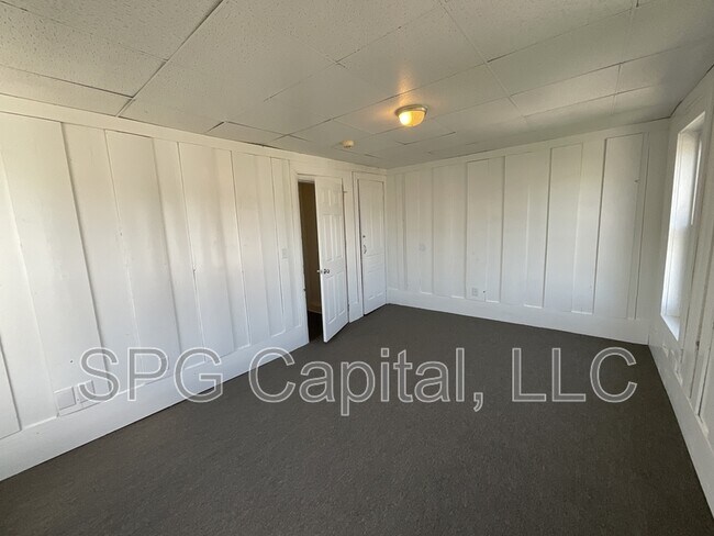 Building Photo - 250 W Jackson St