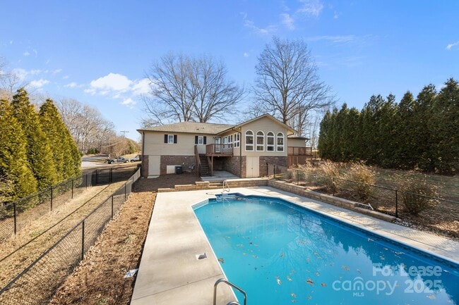 Building Photo - 130 Boulder Dr