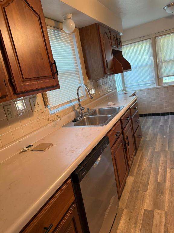 Building Photo - 25 Shepley Dr