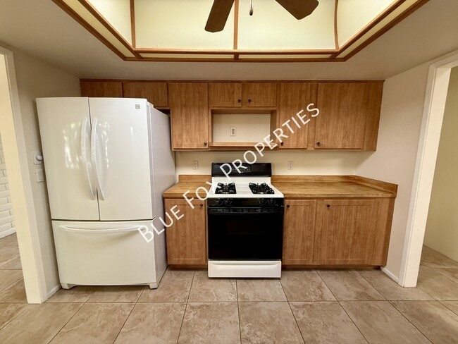 Building Photo - 4635 E Camino Rosa