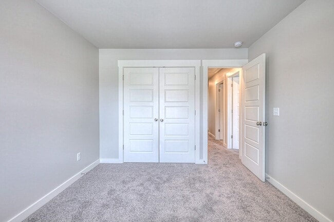 Building Photo - 531 Swanholme Dr