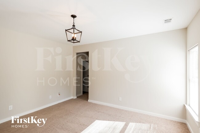 Building Photo - 141 Lakewood Ln