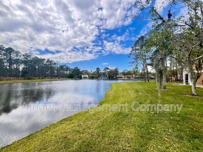 Building Photo - 9481 Highland Oak Dr