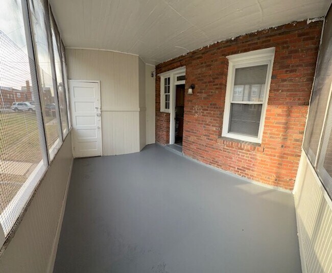 Building Photo - 15 Gallatin St NE