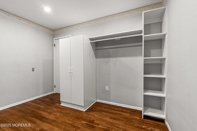 Building Photo - 42 Arno St