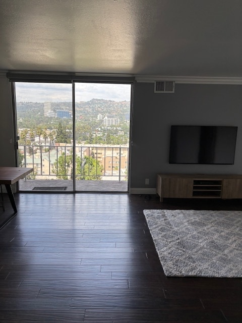Building Photo - 100 S Doheny Dr