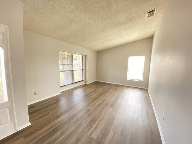 Building Photo - 12948 Broakfield Cir