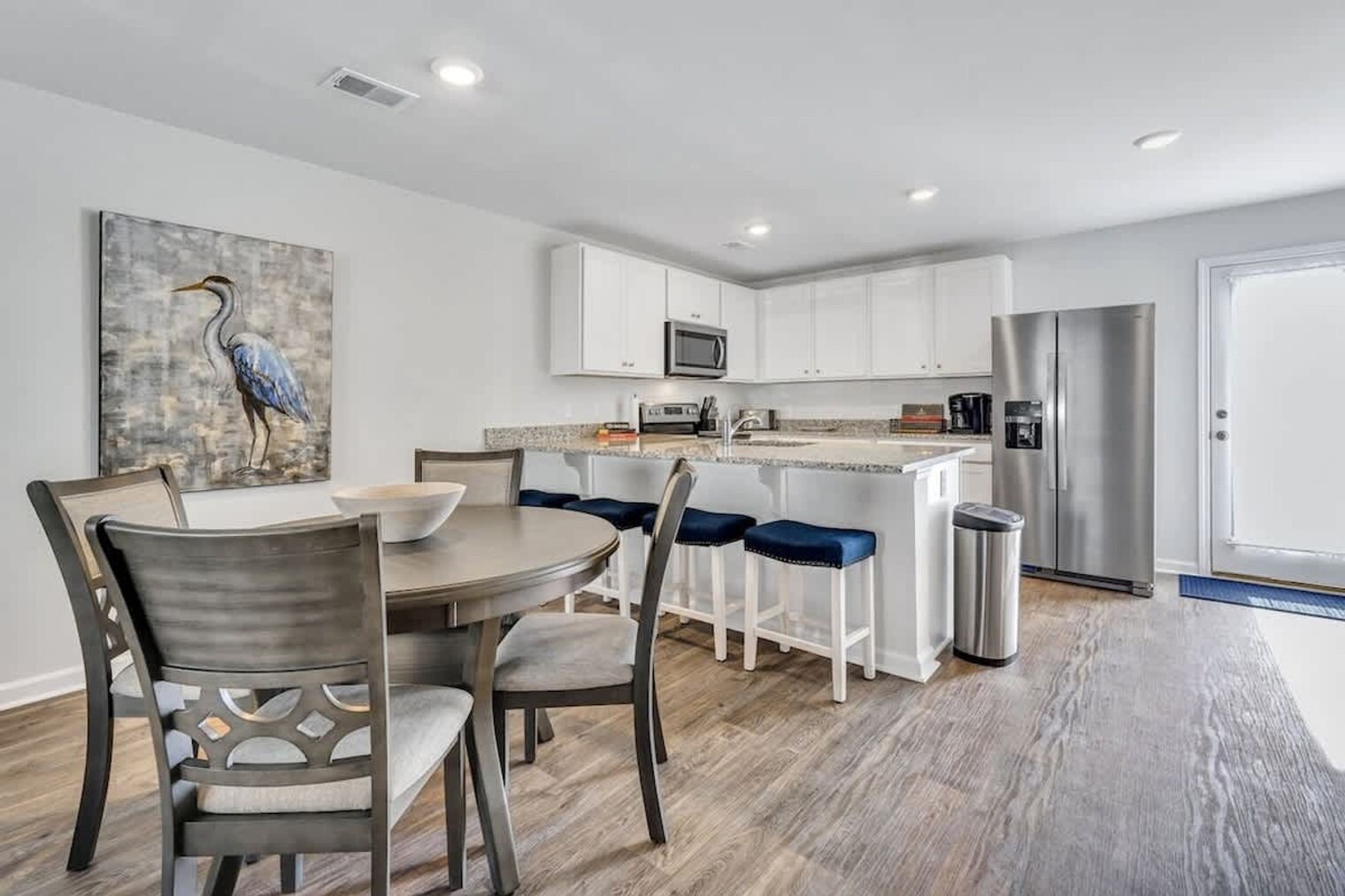 Building Photo - 321 Dogwood Cir