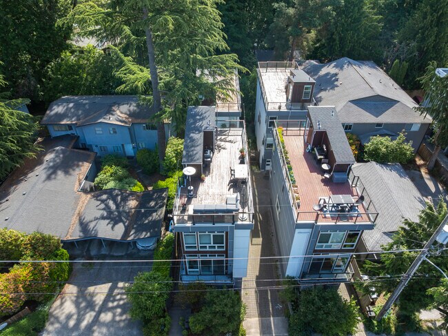 Building Photo - 9528B 8th Ave NW