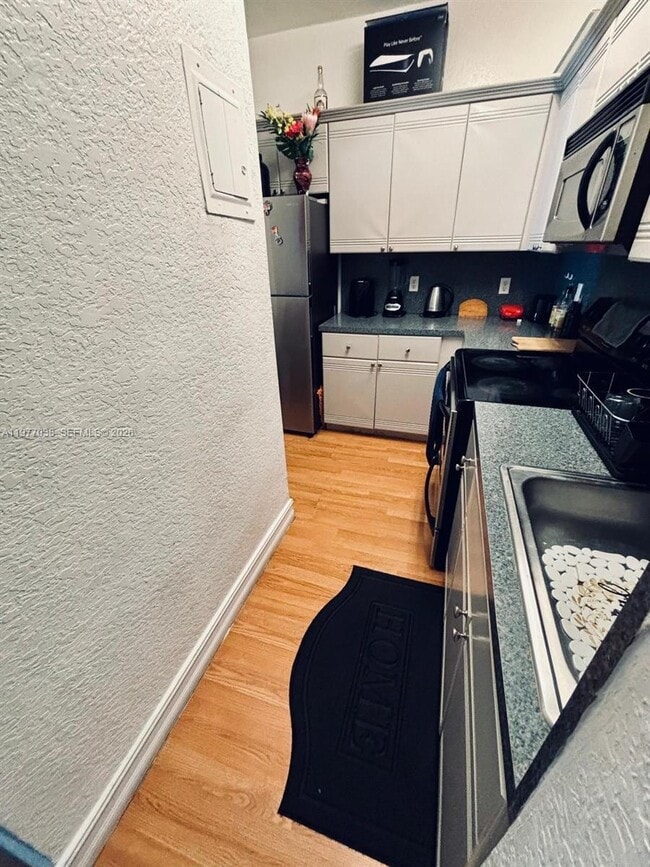 Building Photo - 820 Euclid Ave