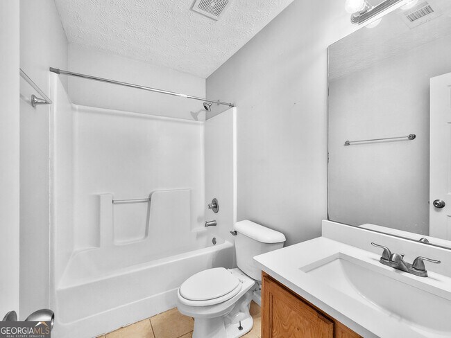 Building Photo - 25 Haywood Ct