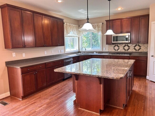 Building Photo - 3684 Stonebrooke Ct