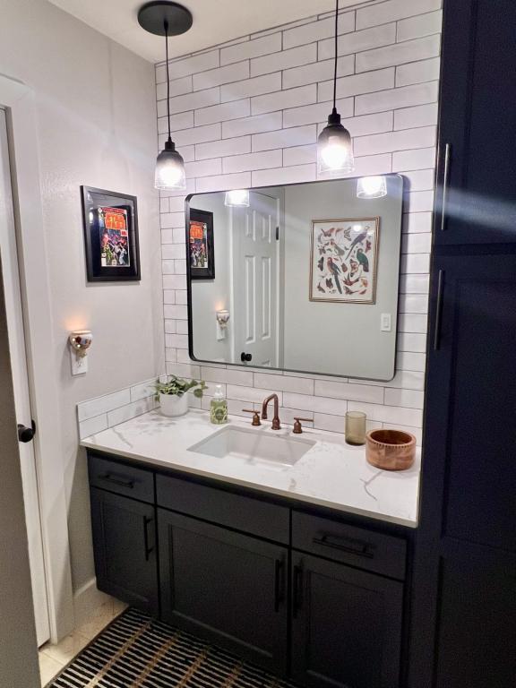 Building Photo - 7777 W 91st St