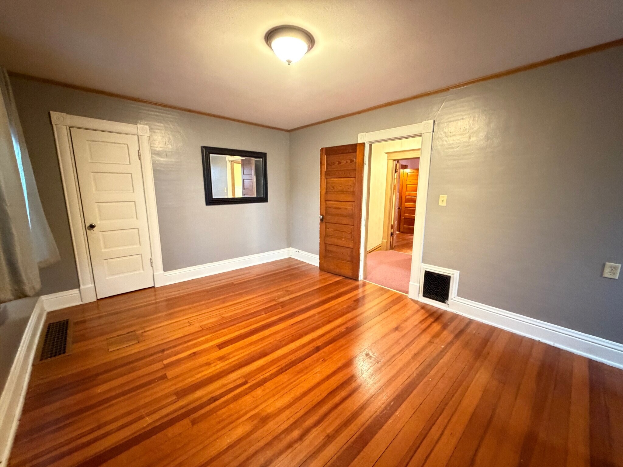 Building Photo - 102 1st St