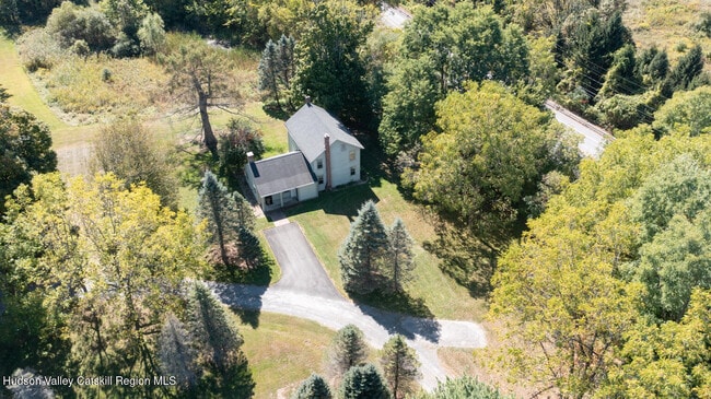 Building Photo - 2704 NY-9H