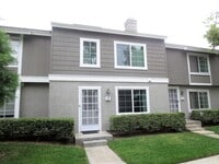 Building Photo - Spacious Two Story Townhome in Woodbridge