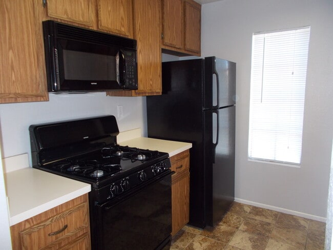 Building Photo - Terrific 2Br/2Ba upper Condo in StoneyBrook