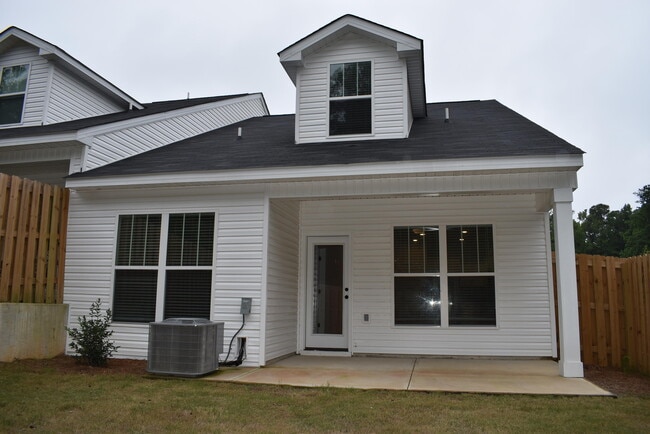 Building Photo - 4099 Taylor Pond Rd