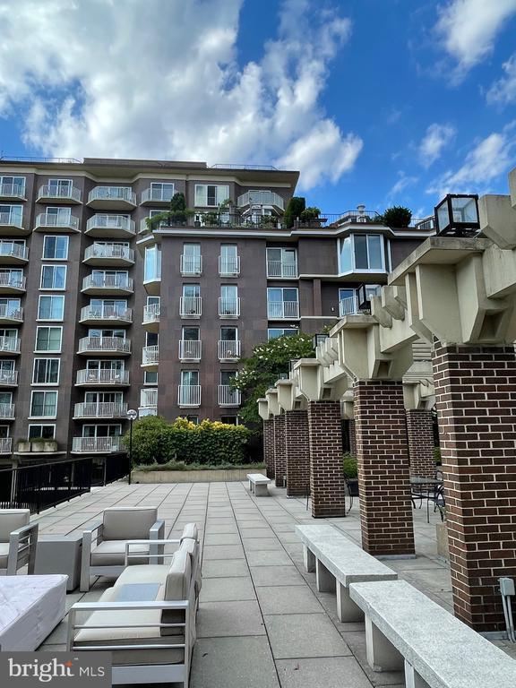 Building Photo - 520 N St SW