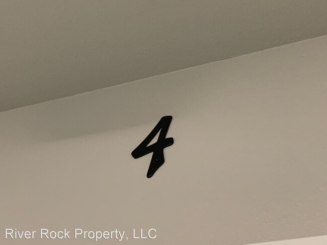 Building Photo - 1205 12th Ave N