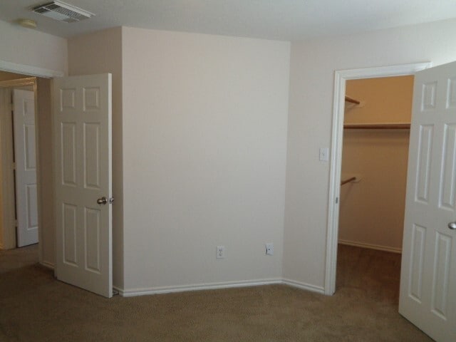 Building Photo - 17147 Oakwood Chase Dr