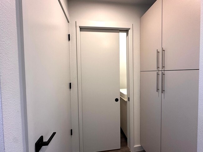 Building Photo - Modern Gated Community, Top Floor Unit with a large balcony, 2 Bedrooms 1.5 Baths Condo for Rent ...