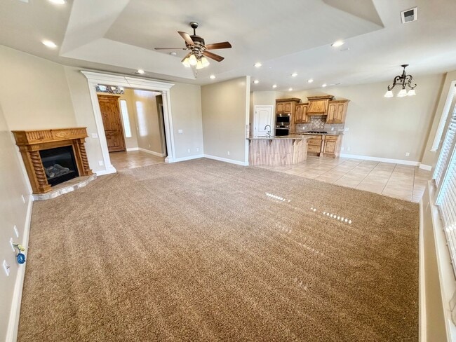 Building Photo - Beautiful 4 bed 2.5 bath Home!