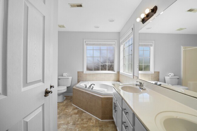 Building Photo - 1213 Channelview Dr