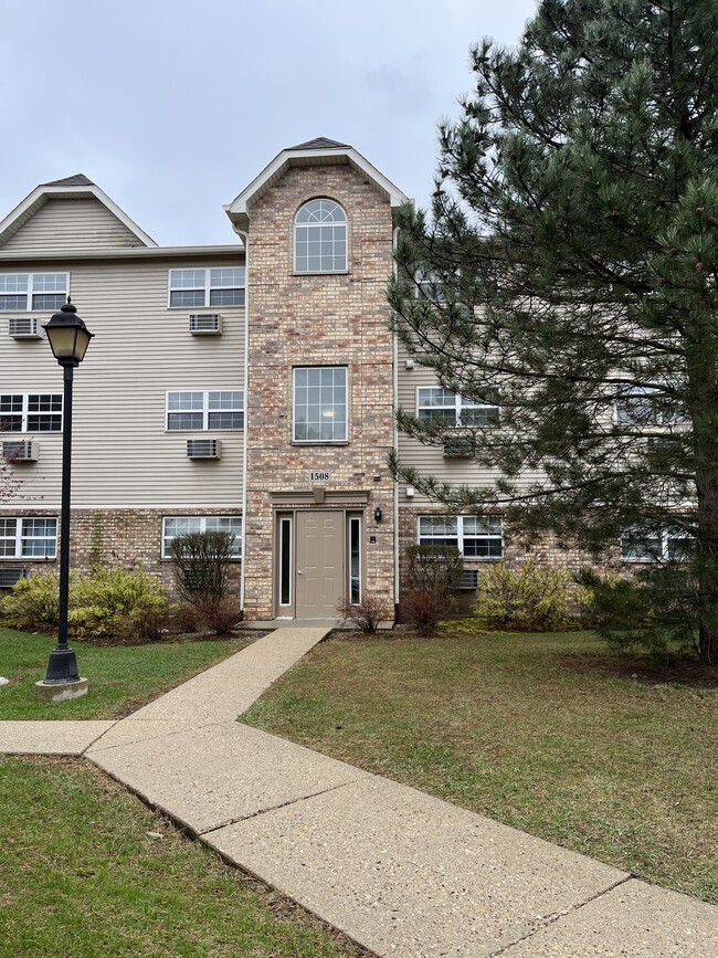 Building Photo - 1508 Spring Brook Ct