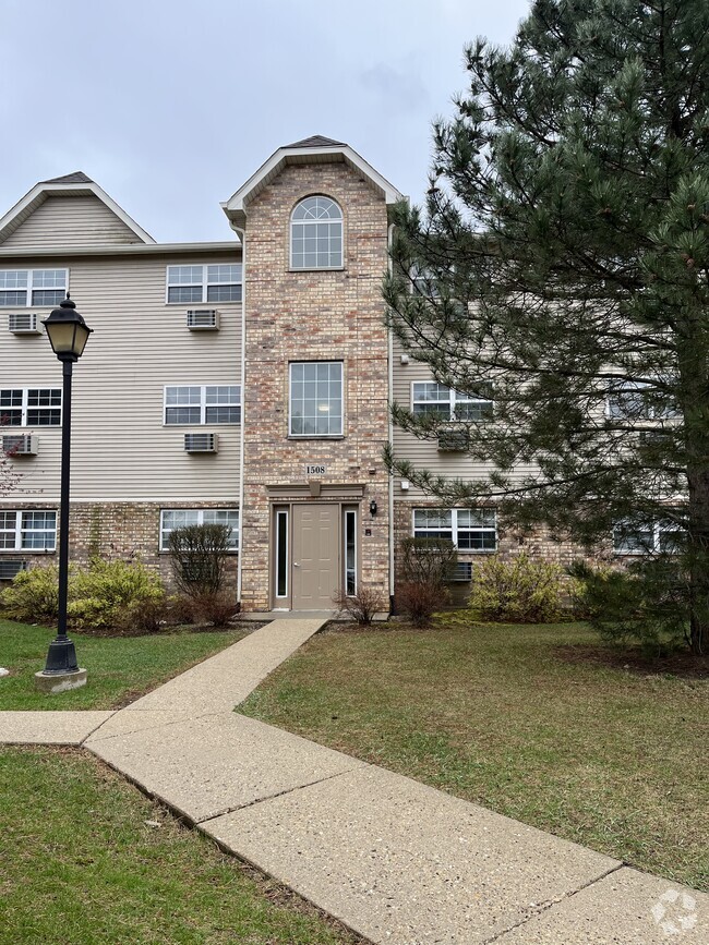 Building Photo - 1508 Spring Brook Ct