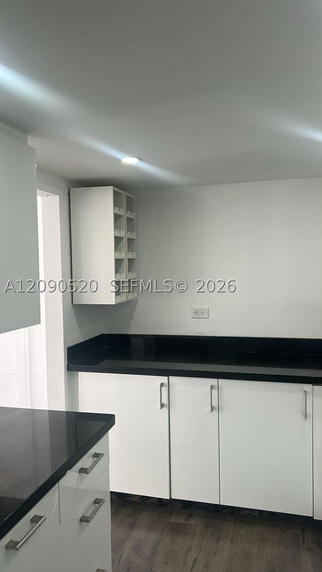 Building Photo - 7545 E Treasure Dr