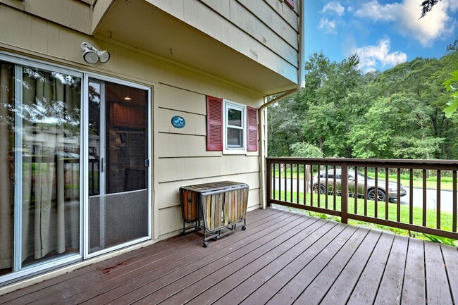 Building Photo - 55 Lantern Park Dr