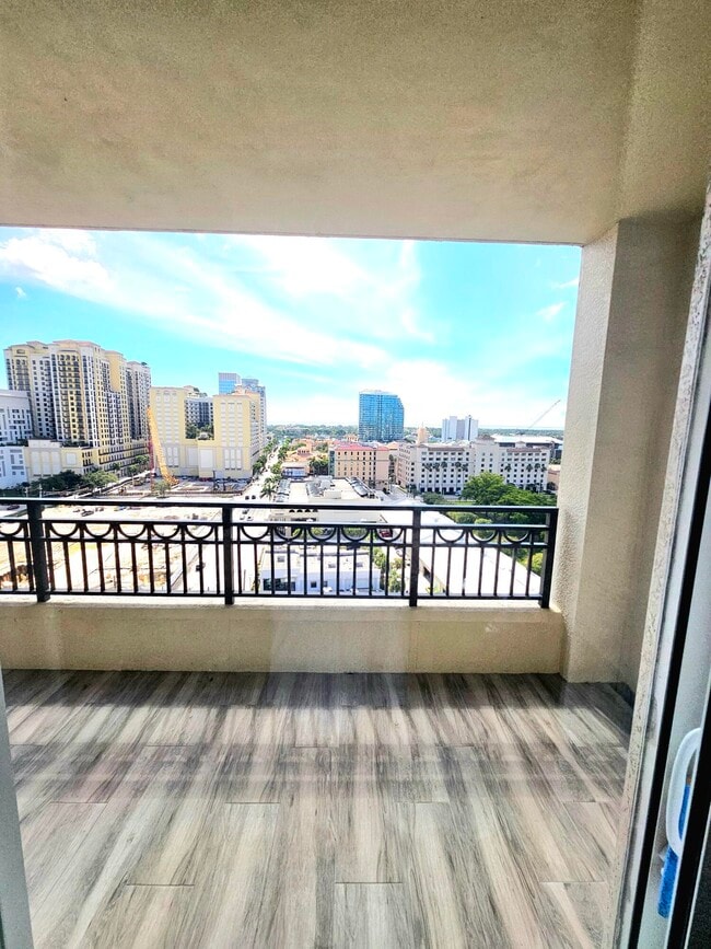 Building Photo - 550 Okeechobee Blvd
