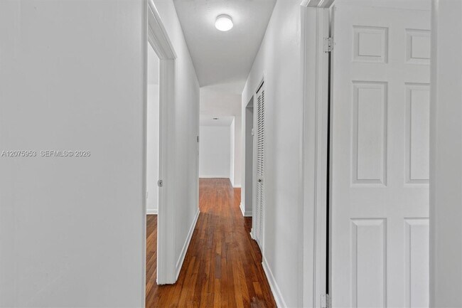 Building Photo - 6629 SW 65th St