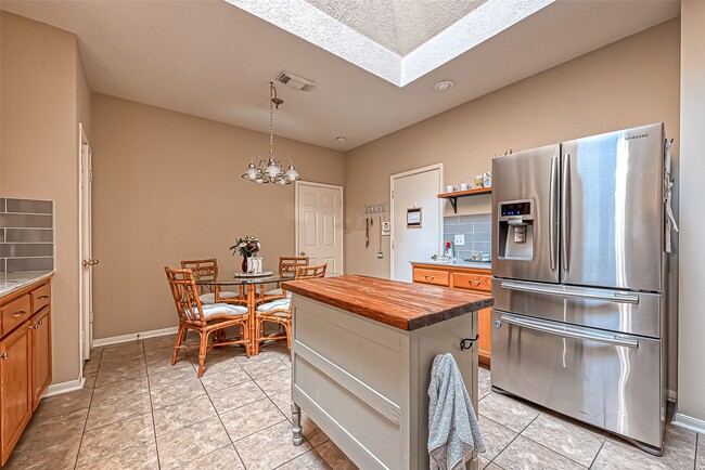 Building Photo - 1803 Moston Dr