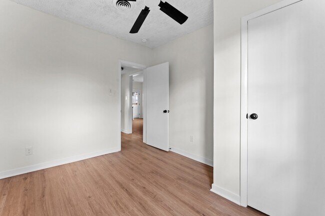 Building Photo - Trek Rentals