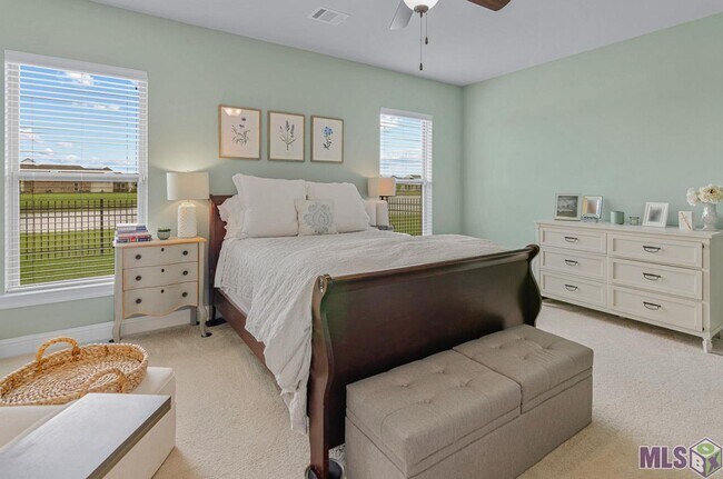 Building Photo - Home For Lease